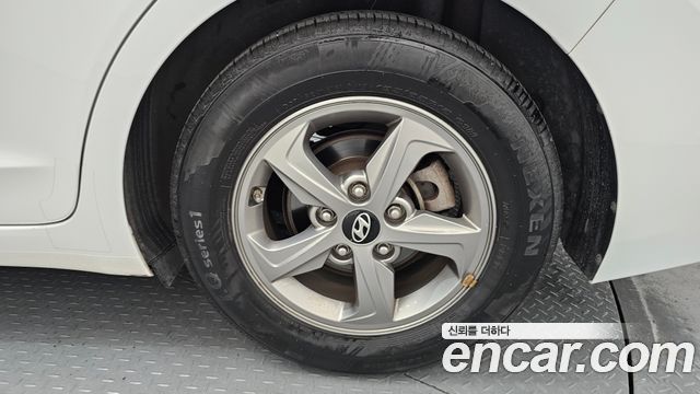 Hyundai Avante (AD) 1.6 e-VGT SMART 2018 — фото 21