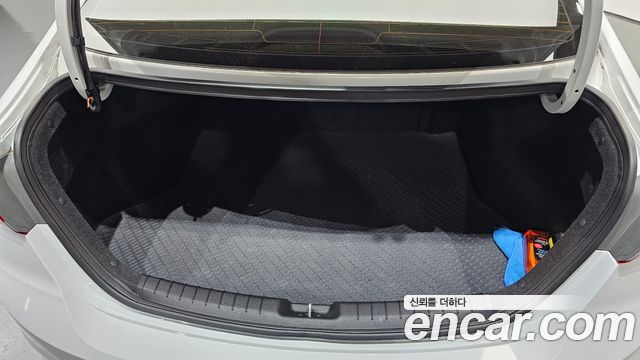 Hyundai Avante (AD) 1.6 e-VGT SMART 2018 — фото 32