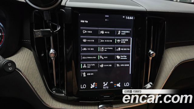 Volvo XC60 (II) D5 Inscription 2019 — фото 17