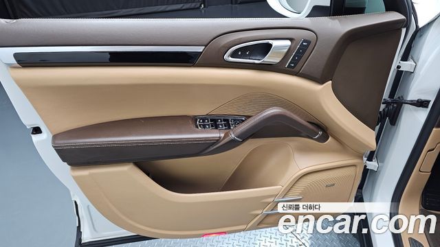 Porsche Cayenne 3.0 Diesel Platium Edition 958 2017 — фото 24