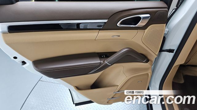 Porsche Cayenne 3.0 Diesel Platium Edition 958 2017 — фото 25
