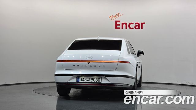 Hyundai Grandeur (GN7) 2,5 Gasoline 2WD Exclusive 2023 — фото 4