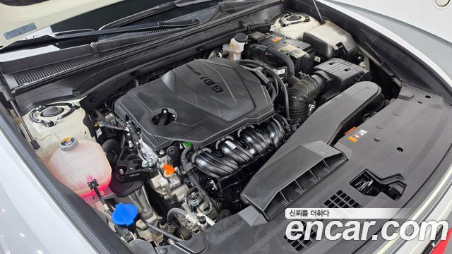 Hyundai Grandeur (GN7) 2,5 Gasoline 2WD Exclusive 2023 — фото 6