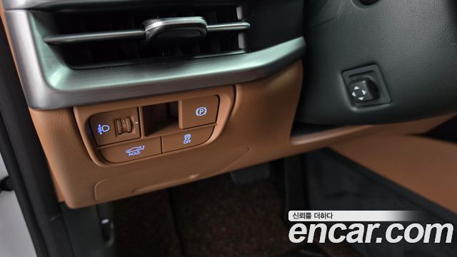 Hyundai Grandeur (GN7) 2,5 Gasoline 2WD Exclusive 2023 — фото 18