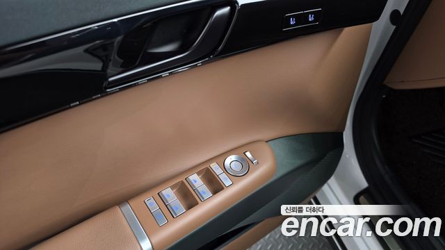 Hyundai Grandeur (GN7) 2,5 Gasoline 2WD Exclusive 2023 — фото 20