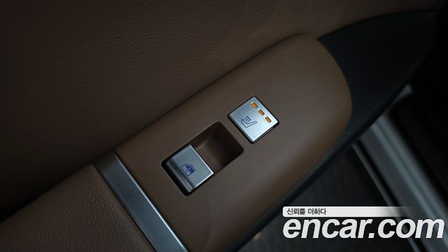 Hyundai Grandeur (GN7) 2,5 Gasoline 2WD Exclusive 2023 — фото 27