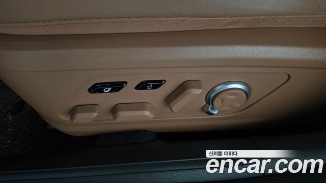 Hyundai Grandeur (GN7) 2,5 Gasoline 2WD Exclusive 2023 — фото 33