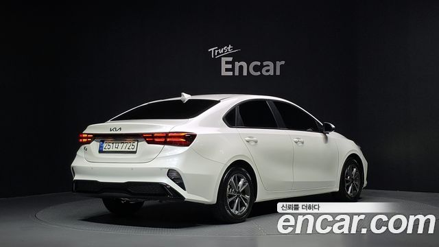 Kia K3 (II) 1.6 Prestige 2023 — фото 2