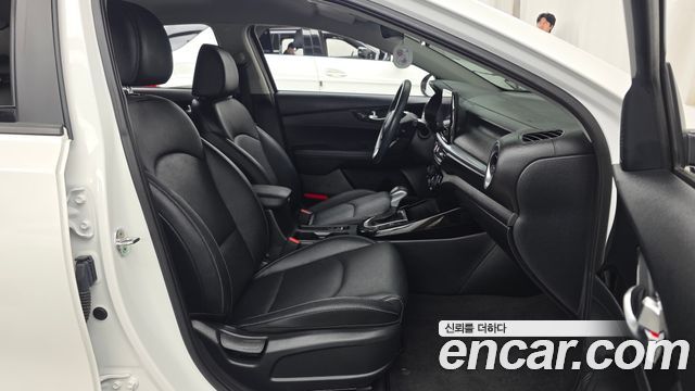 Kia K3 (II) 1.6 Prestige 2023 — фото 15