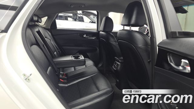 Kia K3 (II) 1.6 Prestige 2023 — фото 16