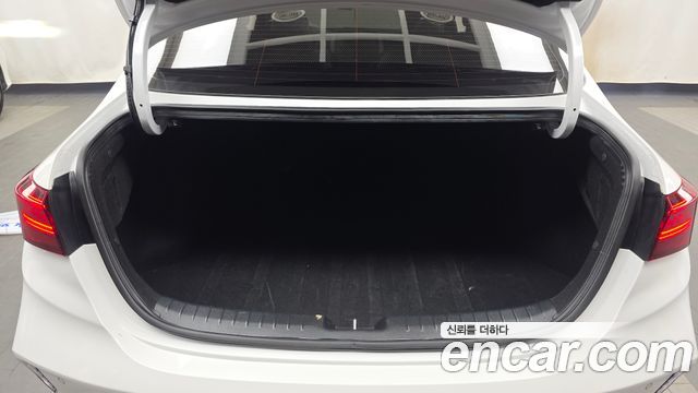 Kia K3 (II) 1.6 Prestige 2023 — фото 24