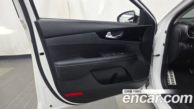 Kia K3 (II) 1.6 Prestige 2023 — фото 30
