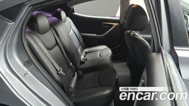 Hyundai Avante 1.6 LPi Style 2015 — фото 11