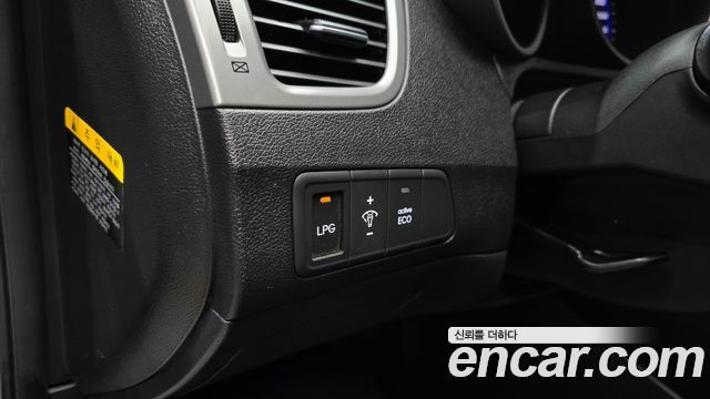 Hyundai Avante 1.6 LPi Style 2015 — фото 16