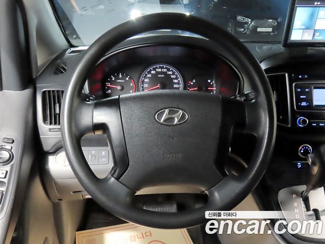 Hyundai Grand Starex 5-Seater VAN Smart 2016 — фото 10