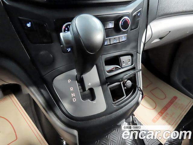 Hyundai Grand Starex 5-Seater VAN Smart 2016 — фото 17