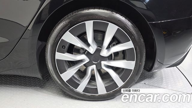 Tesla Model 3 Long Range AWD 2024 — фото 5