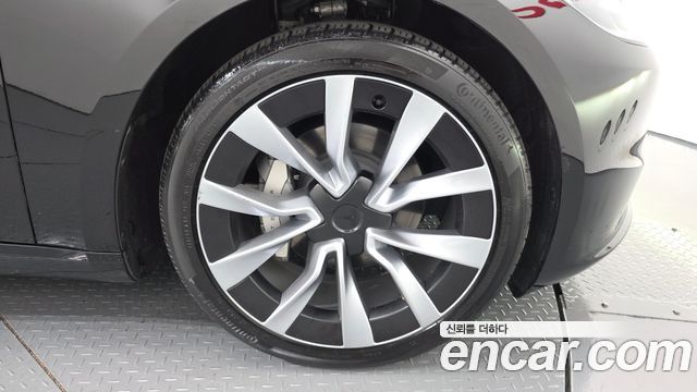 Tesla Model 3 Long Range AWD 2024 — фото 21