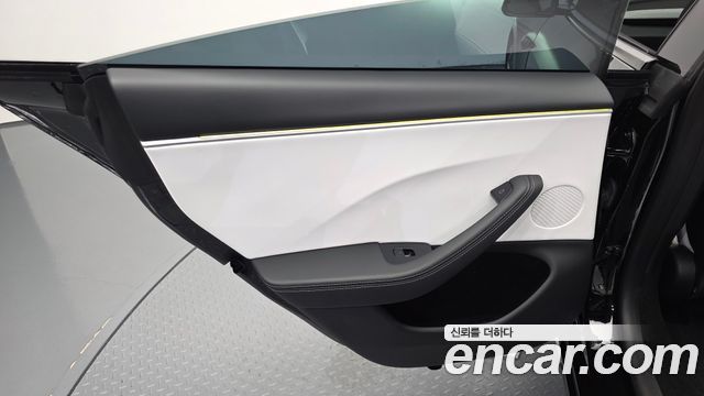 Tesla Model 3 Long Range AWD 2024 — фото 25