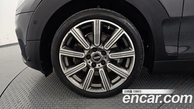 MINI Cooper S Clubman Standard 2nd 2021 — фото 5