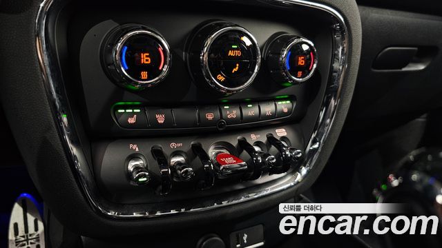 MINI Cooper S Clubman Standard 2nd 2021 — фото 18