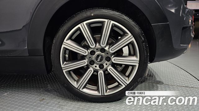 MINI Cooper S Clubman Standard 2nd 2021 — фото 21