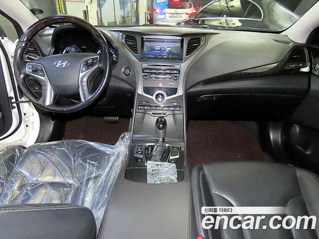Hyundai Grandeur (HG) HG220 Diesel Premium 2015 — фото 10