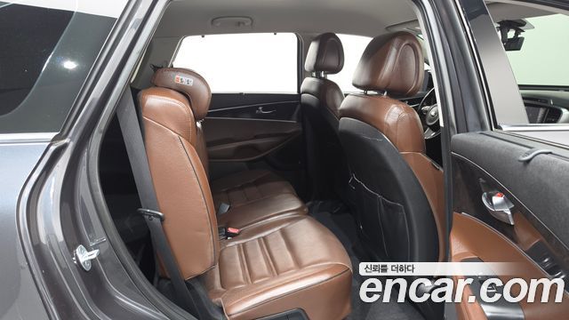 Kia Sorento Diesel 2.0 2WD Noblesse Special 2016 — фото 11