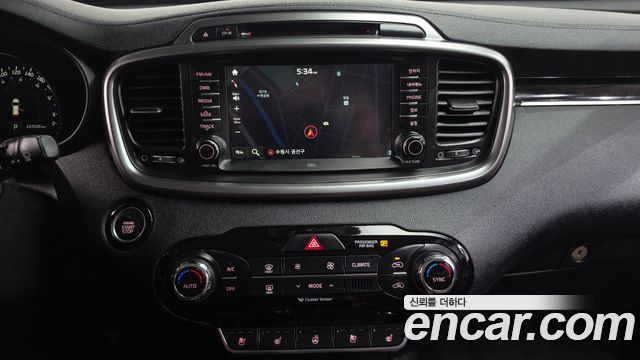 Kia Sorento Diesel 2.0 2WD Noblesse Special 2016 — фото 13