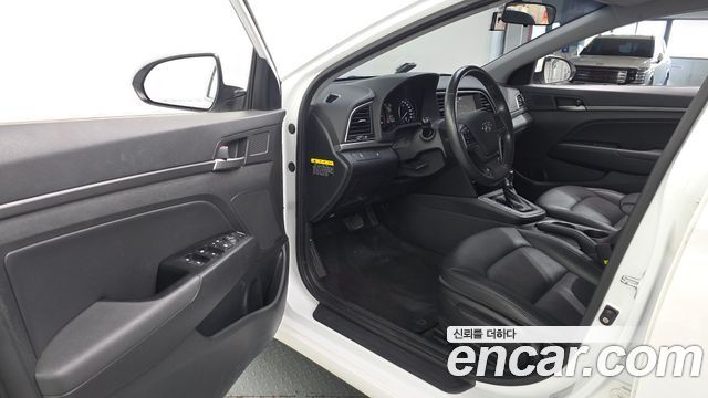Hyundai Avante (AD) 1.6 GDI Smart 2018 — фото 10