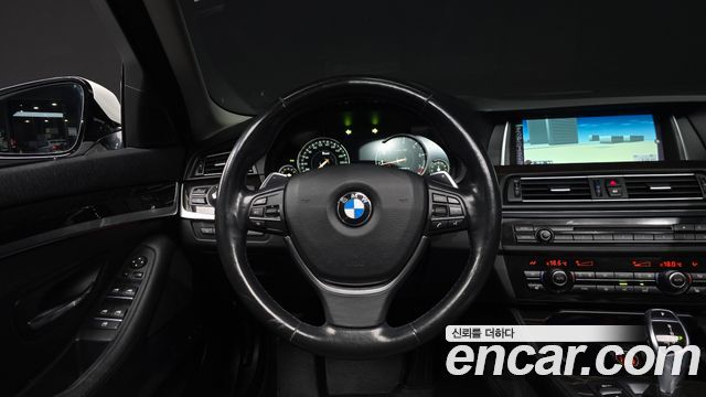 BMW 5 Series (F10) 528i xDrive M Aero Dynamic 2016 — фото 16