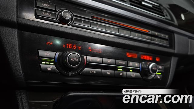 BMW 5 Series (F10) 528i xDrive M Aero Dynamic 2016 — фото 34