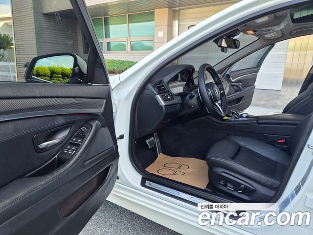 BMW 5 Series (F10) 528i Luxury Plus 2015 — фото 6
