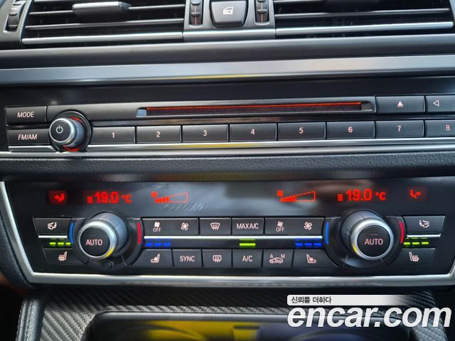 BMW 5 Series (F10) 528i Luxury Plus 2015 — фото 16