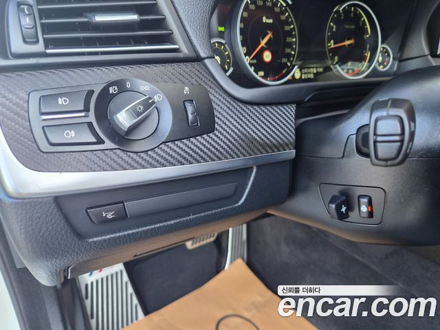 BMW 5 Series (F10) 528i Luxury Plus 2015 — фото 17