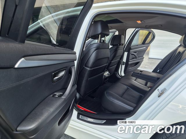BMW 5 Series (F10) 528i Luxury Plus 2015 — фото 19