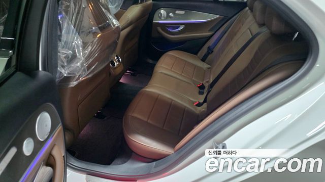 Mercedes-Benz E-Class (W213) E300 4MATIC AMG Line 2020 — фото 17
