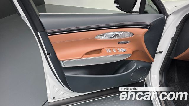 Genesis GV70 2.5T Gasoline 2WD 2023 — фото 24