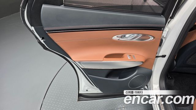 Genesis GV70 2.5T Gasoline 2WD 2023 — фото 25