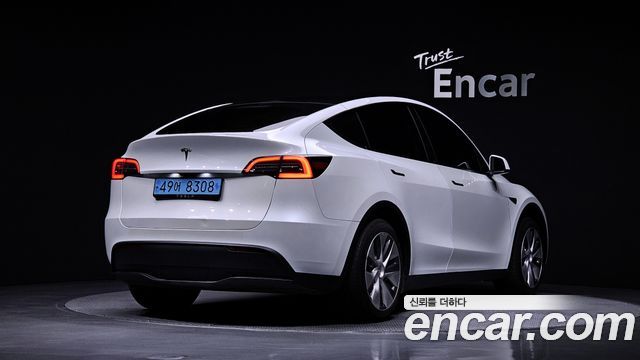 Tesla Model Y RWD 2024 — фото 2