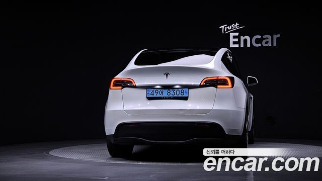 Tesla Model Y RWD 2024 — фото 4
