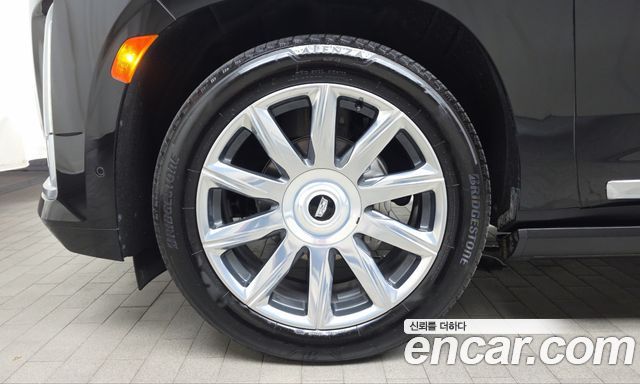 Cadillac Escalade (V) 6.2 ESV ESV Premium Luxury Platinum 2024 — фото 5