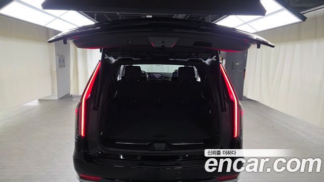 Cadillac Escalade (V) 6.2 ESV ESV Premium Luxury Platinum 2024 — фото 17