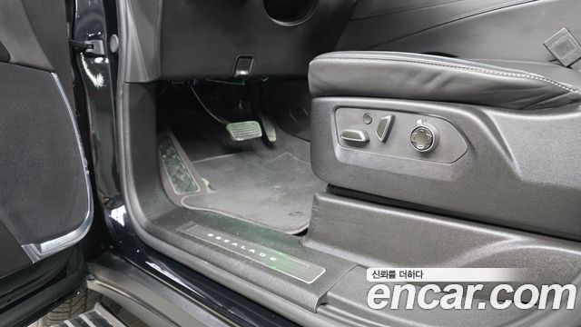 Cadillac Escalade (V) 6.2 ESV ESV Premium Luxury Platinum 2024 — фото 18