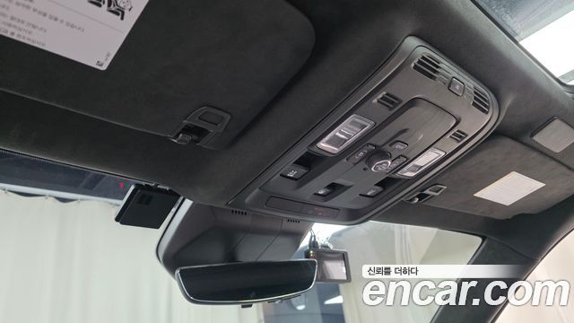 Cadillac Escalade (V) 6.2 ESV ESV Premium Luxury Platinum 2024 — фото 19