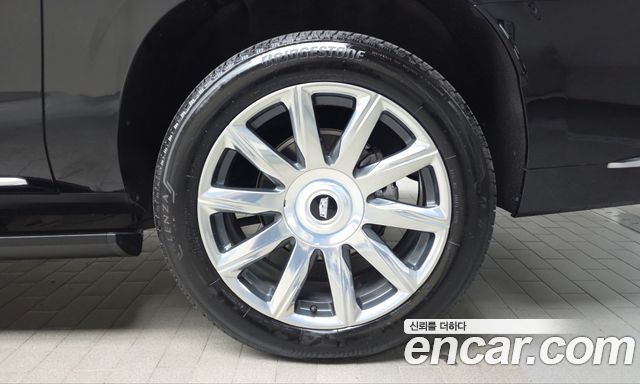 Cadillac Escalade (V) 6.2 ESV ESV Premium Luxury Platinum 2024 — фото 21