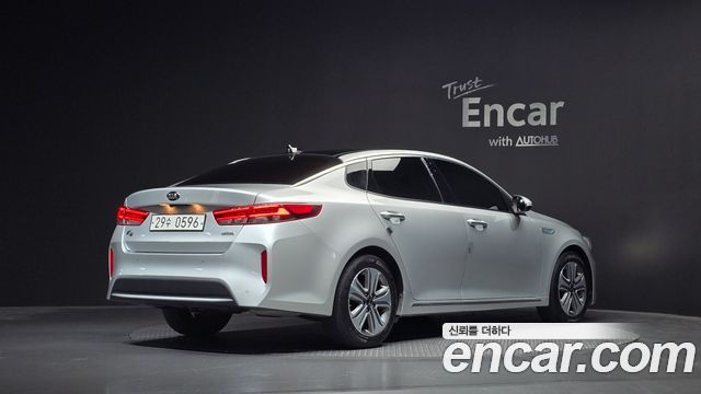 Kia K5 Hybrid (II) Noblesse 2016 — фото 2