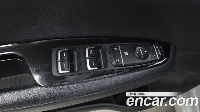 Kia K5 Hybrid (II) Noblesse 2016 — фото 17