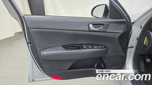 Kia K5 Hybrid (II) Noblesse 2016 — фото 24