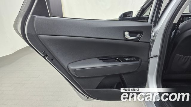 Kia K5 Hybrid (II) Noblesse 2016 — фото 25